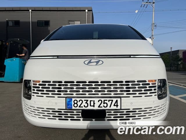 Hyundai Staria Modern, 2025 1