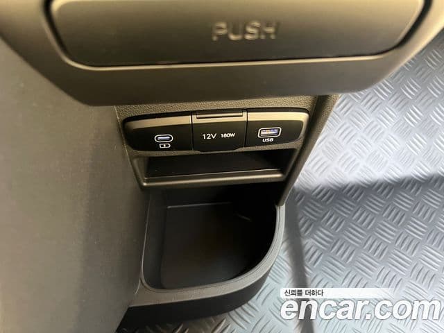 Hyundai Staria Modern, 2025 9