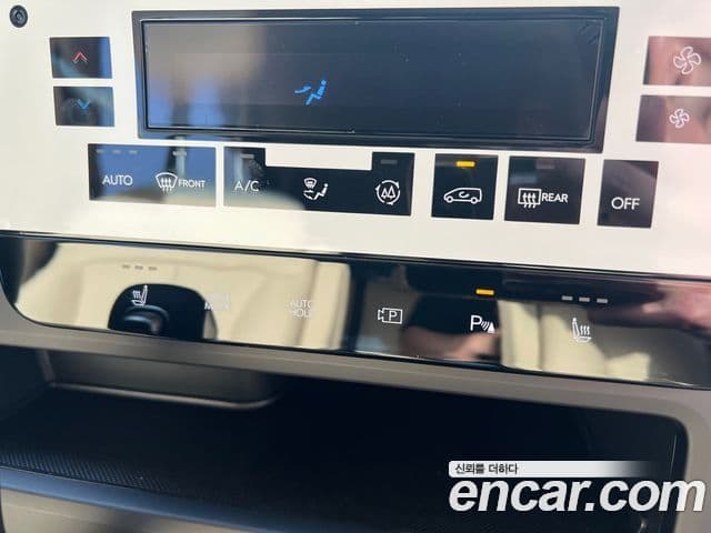 Hyundai Staria Modern, 2025 13