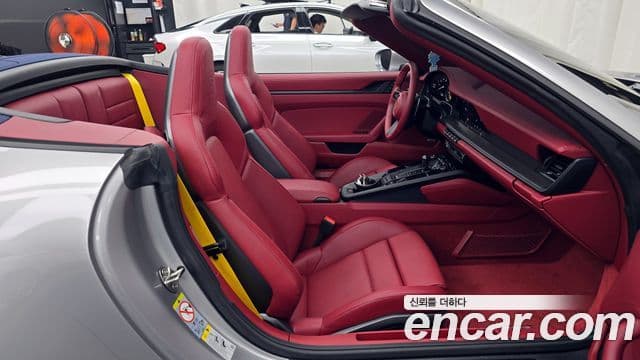 Porsche 911 (992) Carrera 4 GTS кабриолет, 2022 11