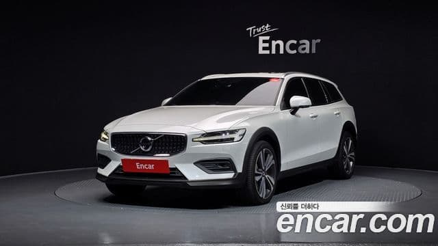 Volvo V60 Cross Country 2세대 T5 Pro AWD, 2020 1