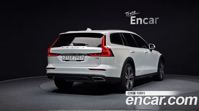 Volvo V60 Cross Country 2세대 T5 Pro AWD, 2020 2