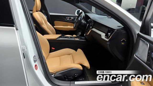 Volvo V60 Cross Country 2세대 T5 Pro AWD, 2020 10