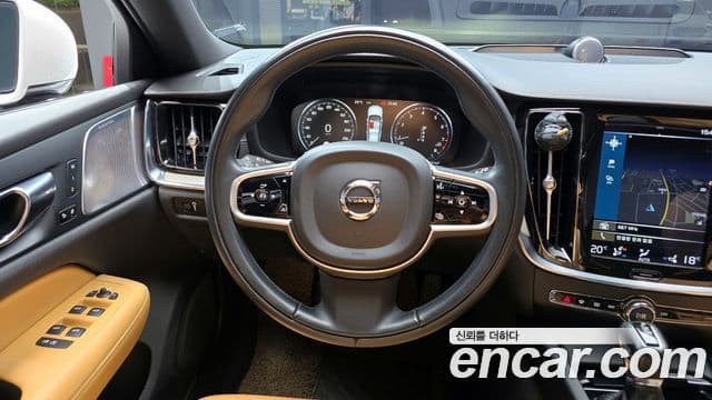 Volvo V60 Cross Country 2세대 T5 Pro AWD, 2020 13