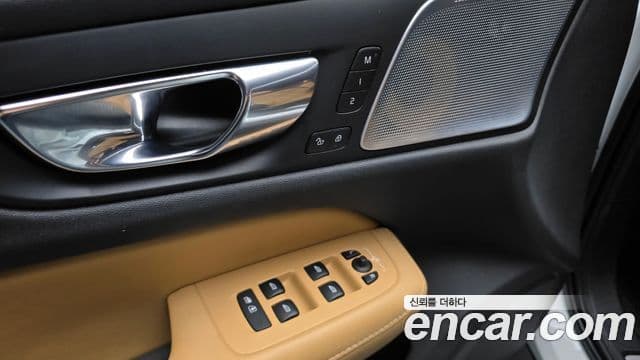 Volvo V60 Cross Country 2세대 T5 Pro AWD, 2020 17