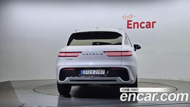 Genesis GV70, 2023 4