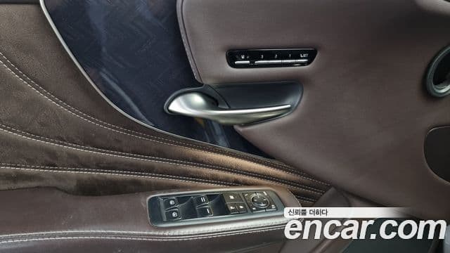 Lexus LS500h 5세대 3.5 Luxury AWD, 2018 15