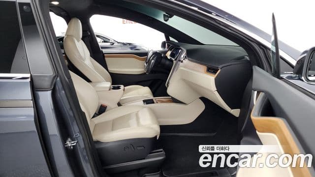 Tesla модель X Long Range, 2020 11