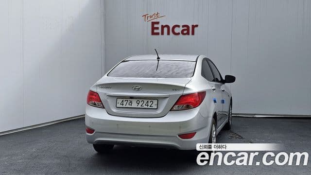 Hyundai Accent(новый кузов / новое поколение) 1.4 VVT Smart, 2015 4