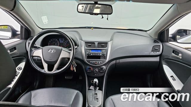 Hyundai Accent(новый кузов / новое поколение) 1.4 VVT Smart, 2015 7