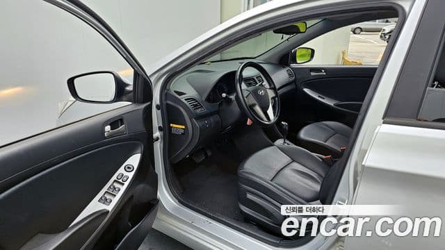 Hyundai Accent(новый кузов / новое поколение) 1.4 VVT Smart, 2015 10