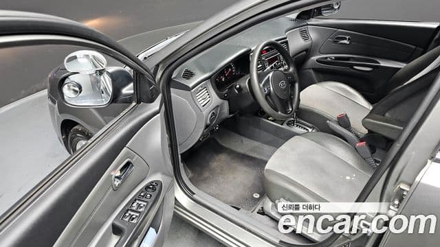 Kia Pride(новый кузов / новое поколение) 4DR 1.6 CVVT SLX, 2011 12