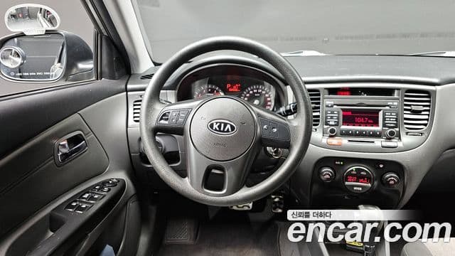 Kia Pride(новый кузов / новое поколение) 4DR 1.6 CVVT SLX, 2011 13