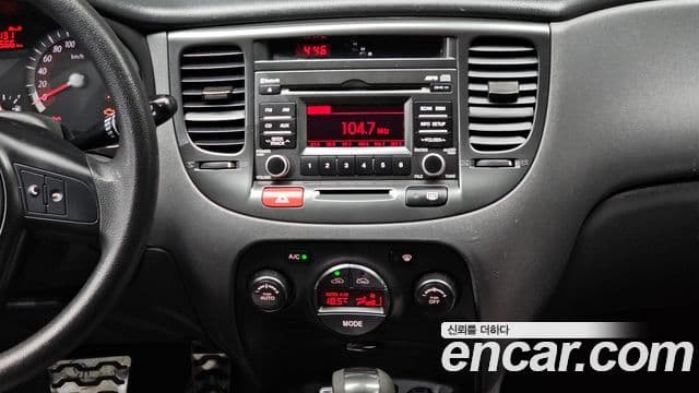 Kia Pride(новый кузов / новое поколение) 4DR 1.6 CVVT SLX, 2011 14