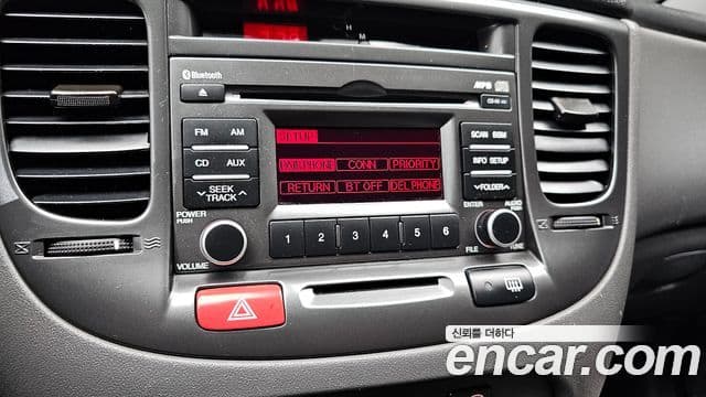 Kia Pride(новый кузов / новое поколение) 4DR 1.6 CVVT SLX, 2011 16