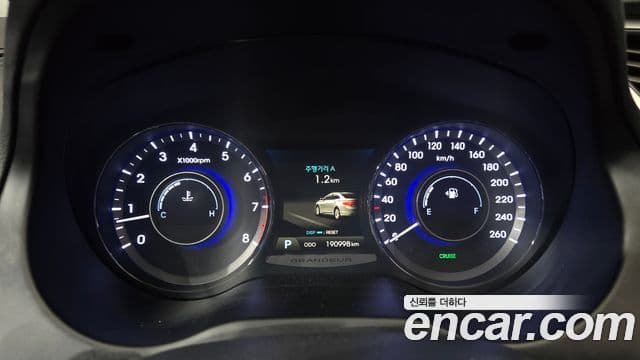 Hyundai Grandeur HG Modern, 2014 8