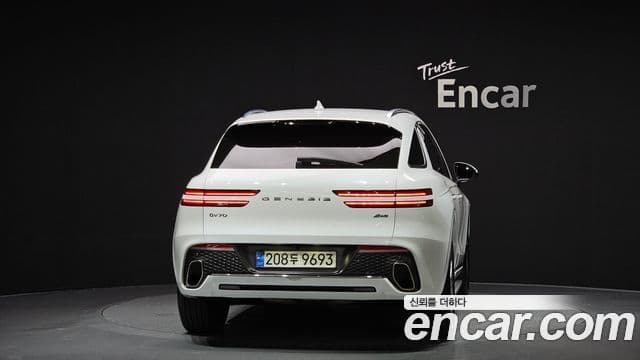 Genesis GV70, 2022 4