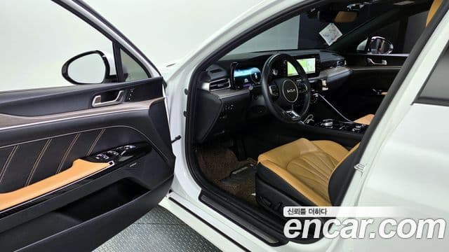 Kia K5 гибрид 3세대 Signature, 2023 10