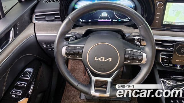 Kia K5 гибрид 3세대 Signature, 2023 13