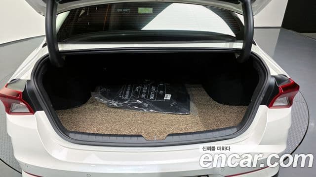 Kia K5 гибрид 3세대 Signature, 2023 20