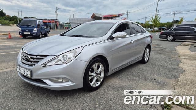 Hyundai YF Sonata LPI Premier(для людей с инвалидностью), 2010 1