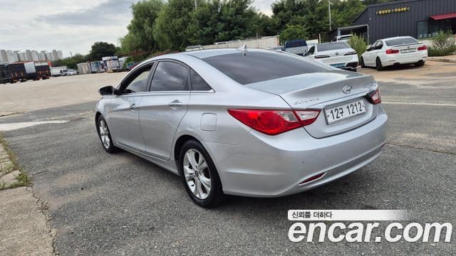 Hyundai YF Sonata LPI Premier(для людей с инвалидностью), 2010 6