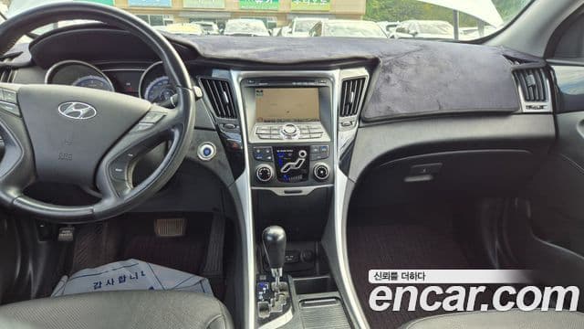 Hyundai YF Sonata LPI Premier(для людей с инвалидностью), 2010 9