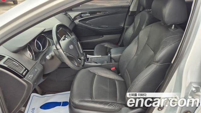 Hyundai YF Sonata LPI Premier(для людей с инвалидностью), 2010 16