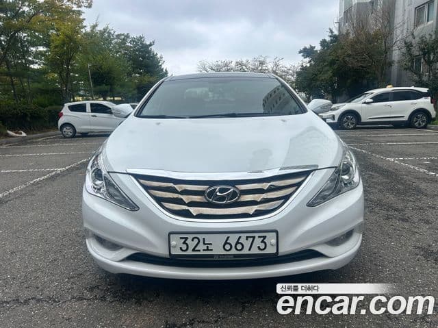 Hyundai YF Sonata люксовая версия, 2010 1