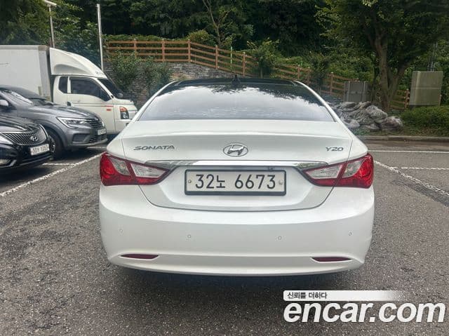 Hyundai YF Sonata люксовая версия, 2010 4