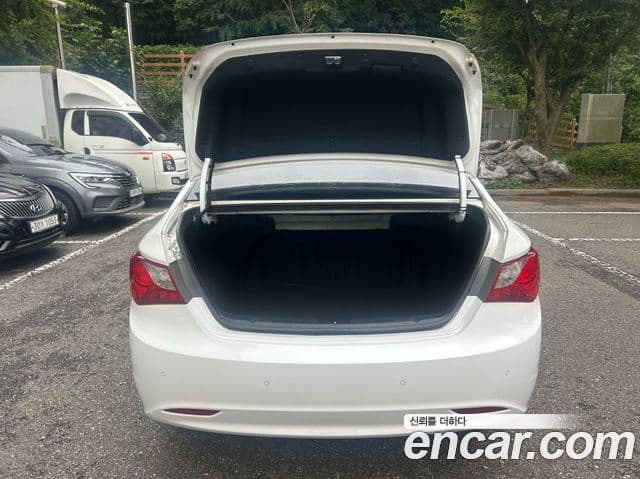 Hyundai YF Sonata люксовая версия, 2010 7