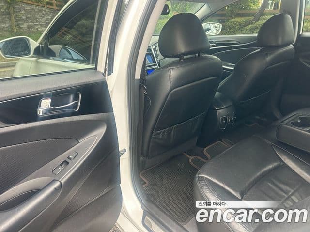 Hyundai YF Sonata люксовая версия, 2010 9