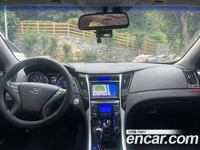 Hyundai YF Sonata люксовая версия, 2010 12