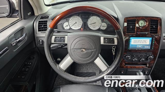 크라이슬러 300C 1세대, 2008 13