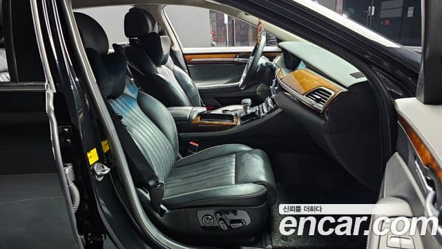 Genesis EQ900 Prestige, 2016 10