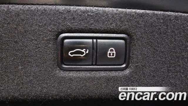 Genesis EQ900 Prestige, 2016 20