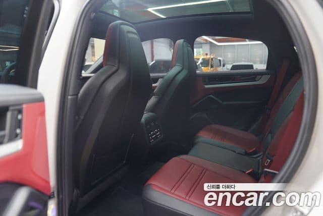 Porsche Cayenne (PO536) 3.0 купе, 2024 6