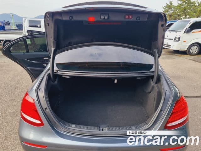 Mercedes-Benz E-класс W213 Avantgarde, 2020 12