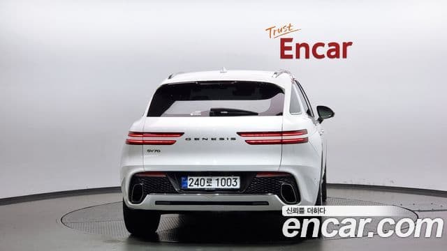 Genesis GV70, 2021 4
