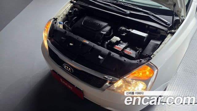 Kia Carnival R Premium, 2013 6