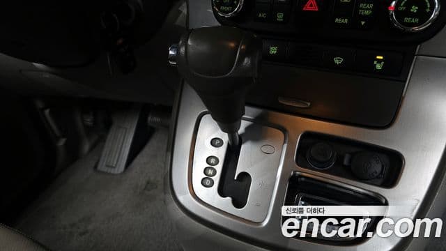 Kia Carnival R Premium, 2013 9