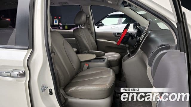 Kia Carnival R Premium, 2013 10