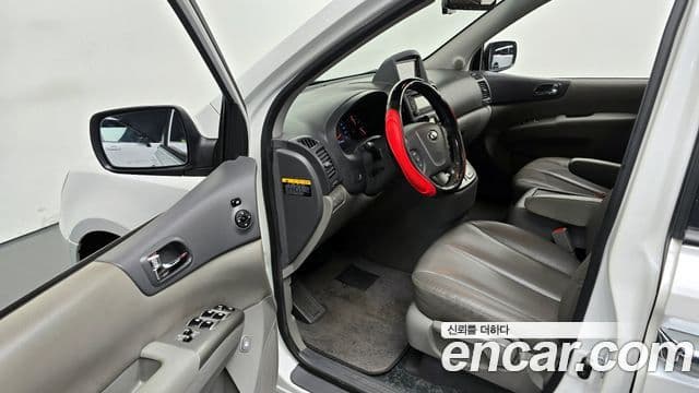 Kia Carnival R Premium, 2013 11