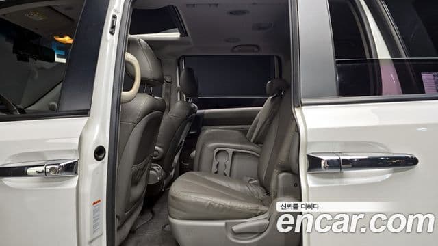 Kia Carnival R Premium, 2013 12