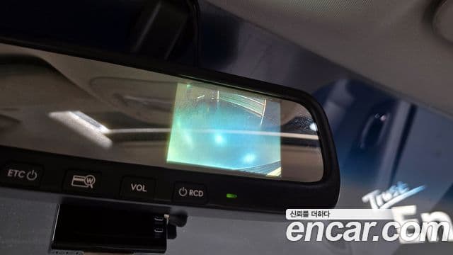 Kia Carnival R Premium, 2013 16