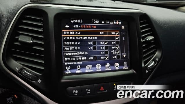 Jeep Cherokee(KL) 2.0 дизель Limited 4WD, 2015 14