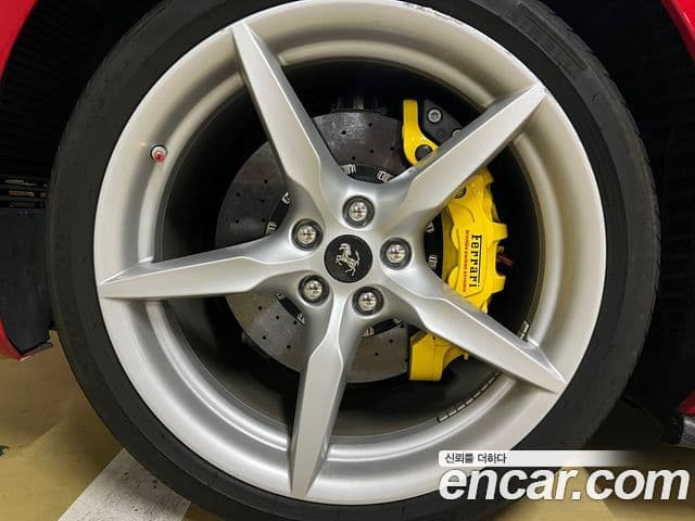 Ferrari 488 스파이더, 2018 все фото