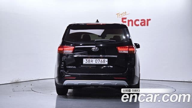 Kia All New Carnival Luxury, 2016 4