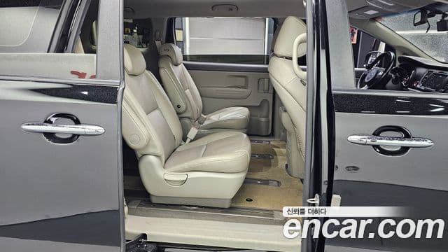 Kia All New Carnival Luxury, 2016 12