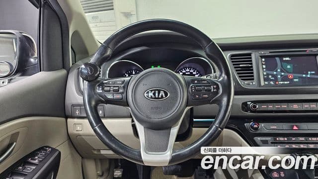 Kia All New Carnival Luxury, 2016 13